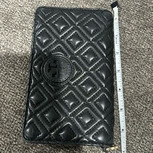 Tory Burch wallet. Black leather.